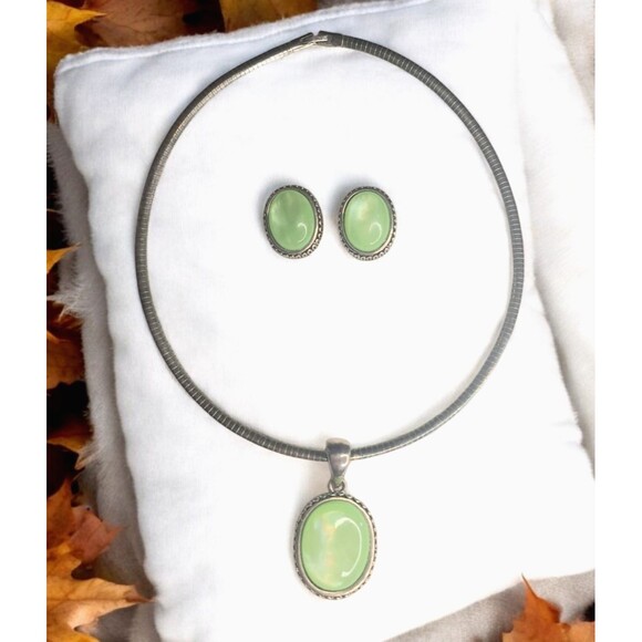 VTG Signed MJ Marie Jennifer Silver Tone Green Stone Pendant Necklace Earrings - Picture 1 of 12